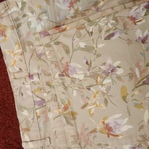 Gloria Vanderbilt FLoral Denim jeans